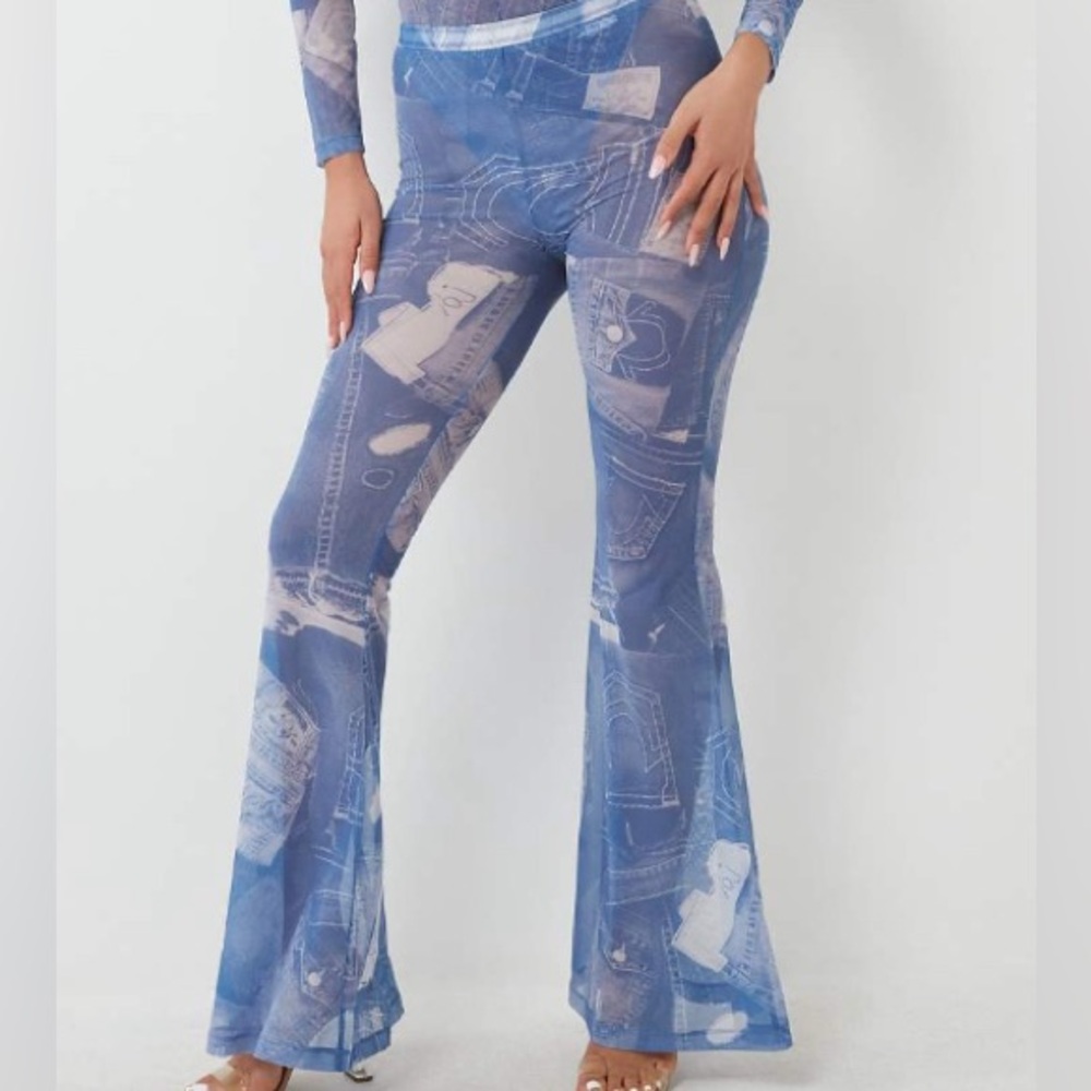 Women’s True Religion Jean graphic print mesh flare pants - Picture 2 of 6
